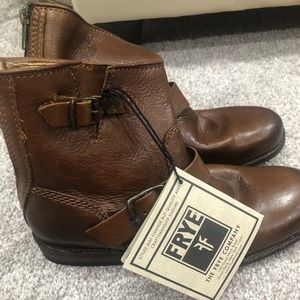 Frye “Vicky” Engineer boots size 6.5 New